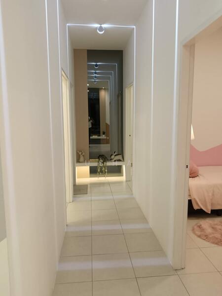 Corridor - 3 Beds 2 Baths