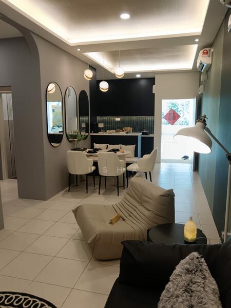 Dining Room - 4 Beds 3 Baths
