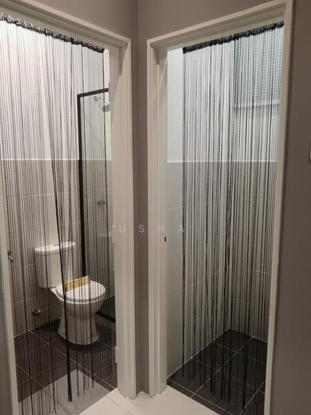 Bathroom - 4 Beds 3 Baths
