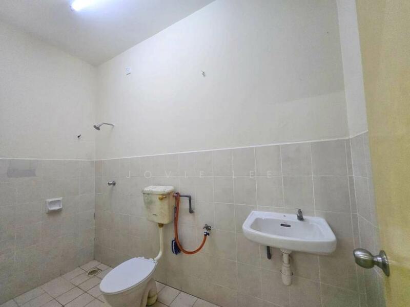 Bungalow for Rent in Bandar Tasik Senangin (Lenggeng) - Jovie Lee - Bathroom - PropertyGuru.com.my