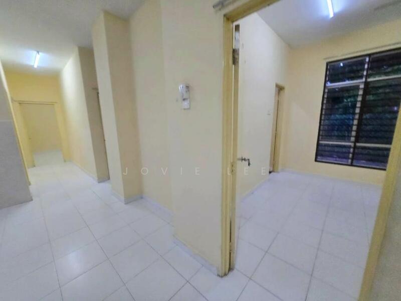 Bungalow for Rent in Bandar Tasik Senangin (Lenggeng) - Jovie Lee - Corridor - PropertyGuru.com.my