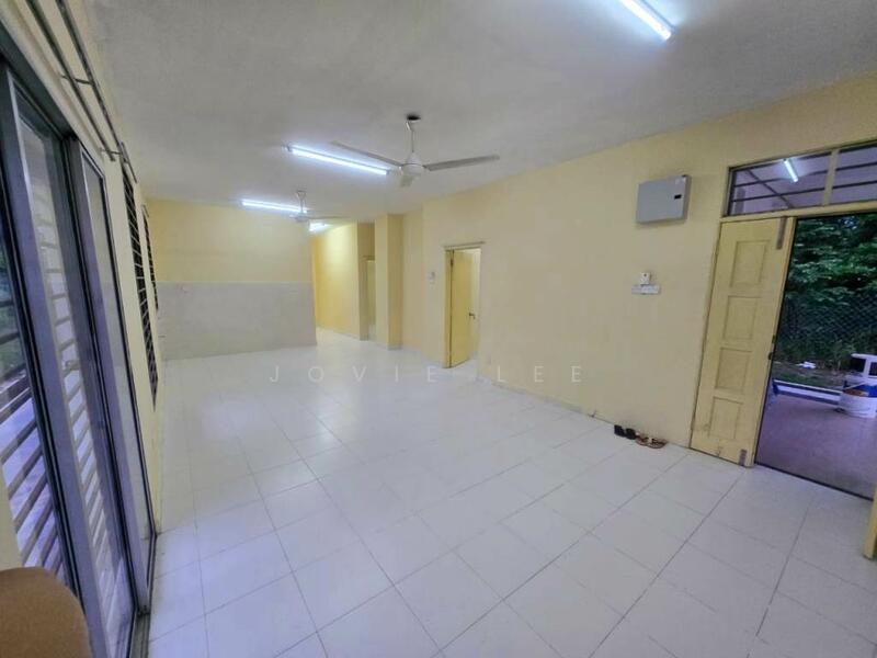 Bungalow for Rent in Bandar Tasik Senangin (Lenggeng) - Jovie Lee - Living Room - PropertyGuru.com.my