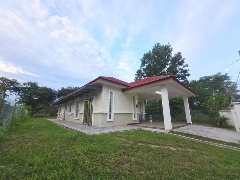 Bungalow for Rent in Bandar Tasik Senangin (Lenggeng) - Jovie Lee - Exterior - PropertyGuru.com.my