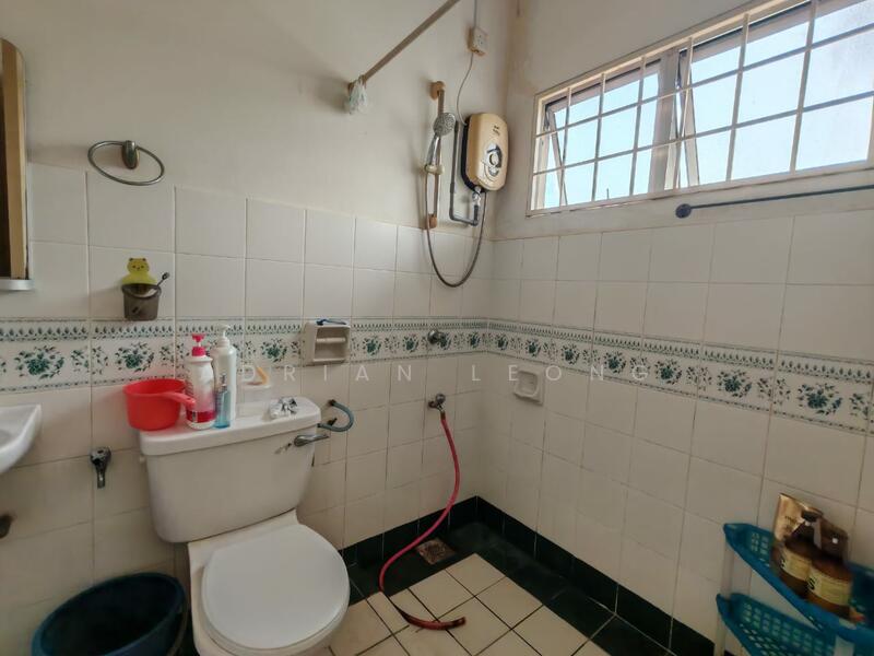 2-storey Terraced House for Sale in Bandar Kinrara (Selangor) - Adrian Leong - Bathroom - PropertyGuru.com.my