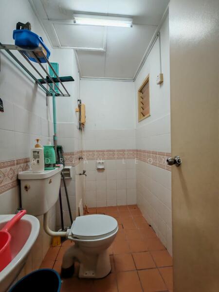 2-storey Terraced House for Sale in Bandar Kinrara (Selangor) - Adrian Leong - Bathroom - PropertyGuru.com.my