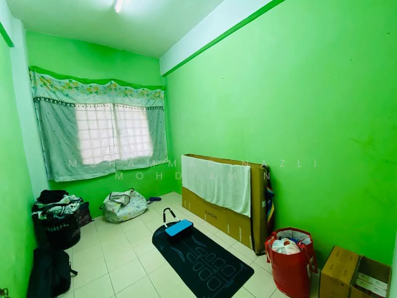 Apartment for Sale at Apartment Minang Ria 2 - Muhammad Nazli Mohd Amin - Bedroom - PropertyGuru.com.my