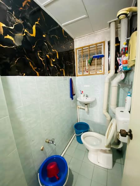 Apartment for Sale at Apartment Minang Ria 2 - Muhammad Nazli Mohd Amin - Bathroom - PropertyGuru.com.my