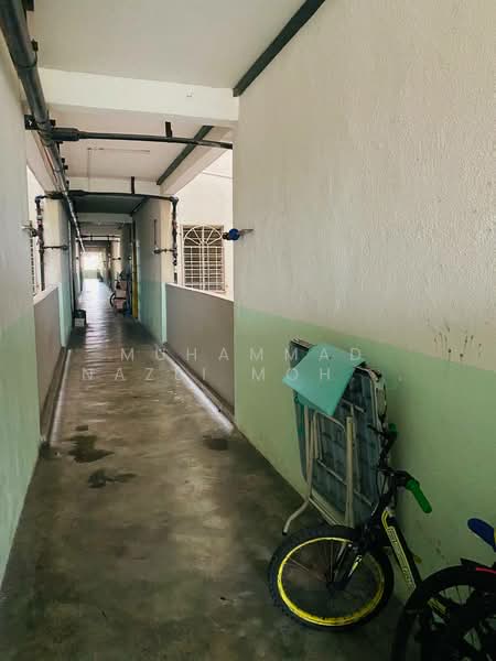 Apartment for Sale at Apartment Minang Ria 2 - Muhammad Nazli Mohd Amin - Corridor - PropertyGuru.com.my