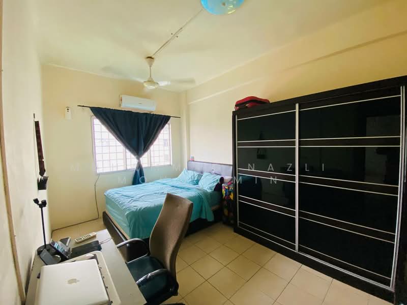 Apartment for Sale at Apartment Minang Ria 2 - Muhammad Nazli Mohd Amin - Bedroom - PropertyGuru.com.my