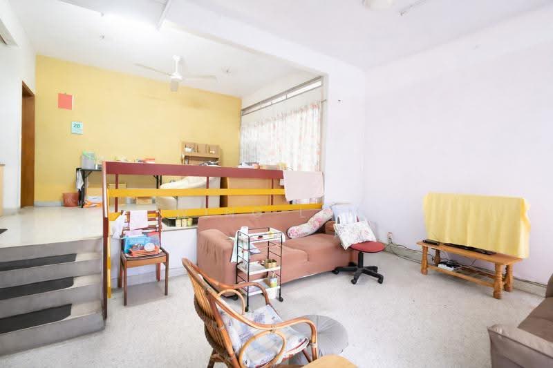 Rumah Berkembar untuk Dijual di Happy Garden (Kuchai Lama) - Wing Lam - Living Room - PropertyGuru.com.my