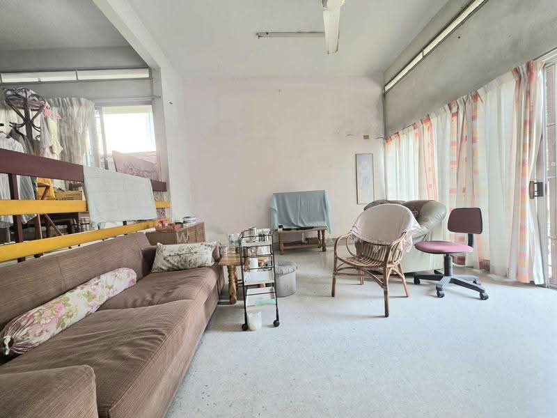 Rumah Berkembar untuk Dijual di Happy Garden (Kuchai Lama) - Wing Lam - Living Room - PropertyGuru.com.my