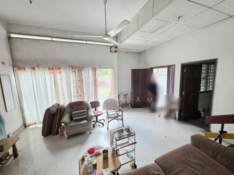 Rumah Berkembar untuk Dijual di Happy Garden (Kuchai Lama) - Wing Lam - Living Room - PropertyGuru.com.my