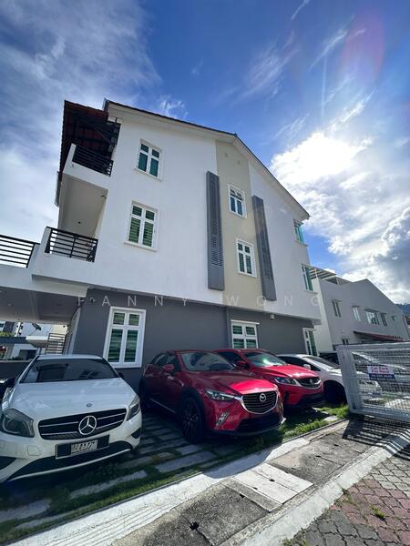 Untuk Dijual - Corner unit 3 Storey terrace house Pulau Tikus