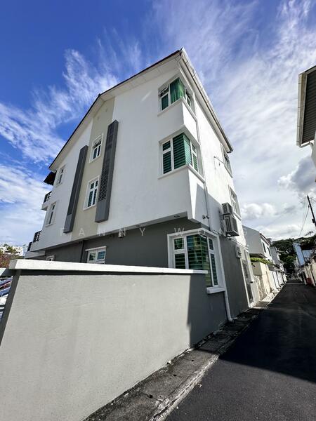 Untuk Dijual - Corner unit 3 Storey terrace house Pulau Tikus