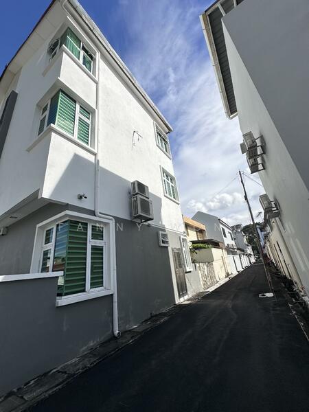 Untuk Dijual - Corner unit 3 Storey terrace house Pulau Tikus
