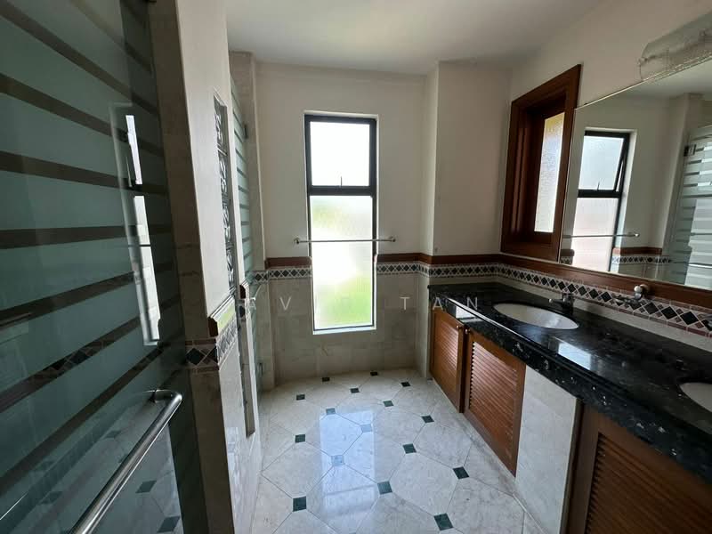 Bukit Gita Bayu untuk Untuk Dijual - RM 4,200,000, Mac 2026 - Bathroom - PropertyGuru.com.my