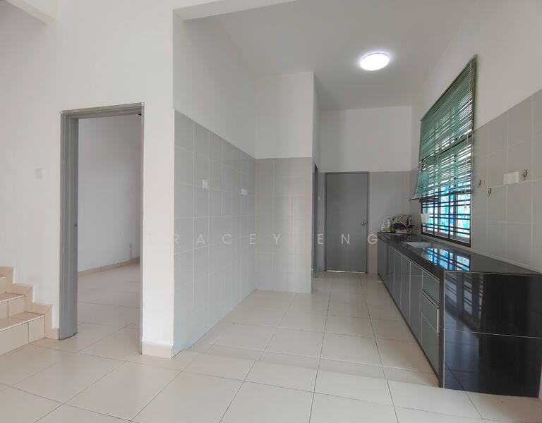 Guest Room & Kitchen
