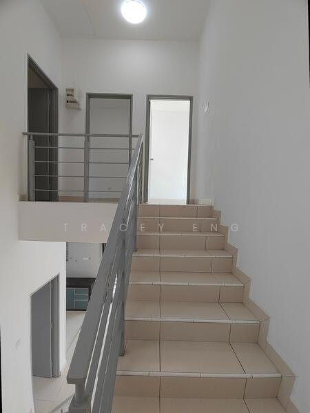 Upstair case