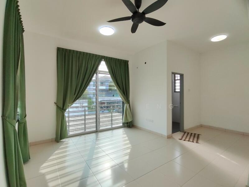Specious Master Bedroom
