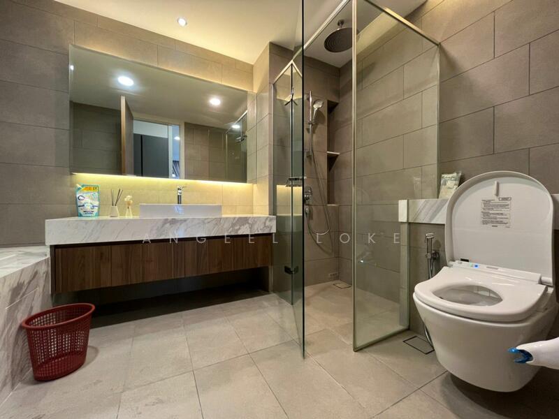 Service Residence for Sale at Aria - Angeel Loke - Bathroom - PropertyGuru.com.my