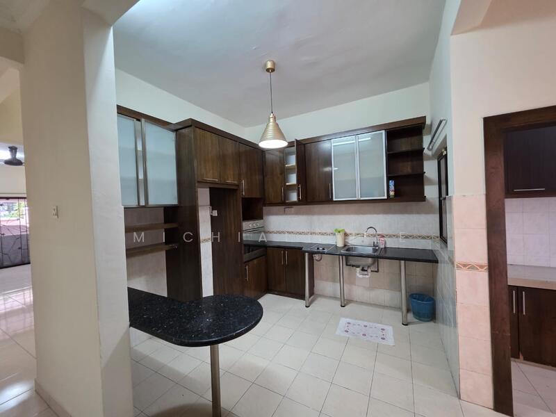 Dry Kitchen 
