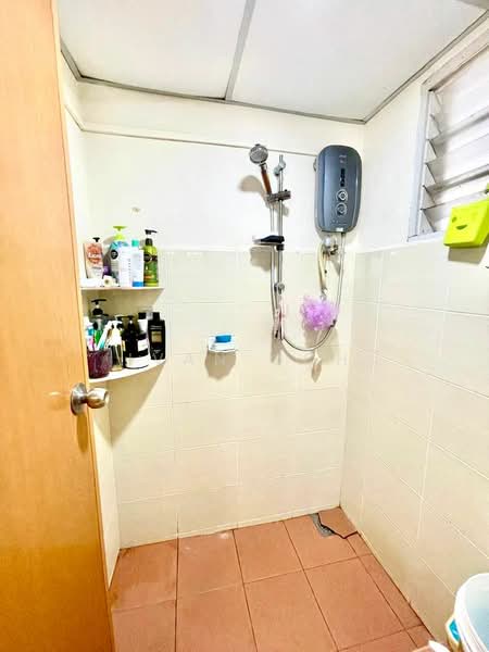 1-storey Terraced House for Sale in Taman Asean (Balai Panjang) - Ivan Goh - Bathroom - PropertyGuru.com.my
