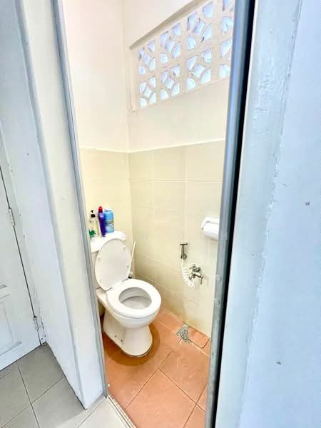 1-storey Terraced House for Sale in Taman Asean (Balai Panjang) - Ivan Goh - Bathroom - PropertyGuru.com.my