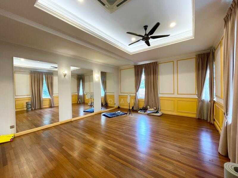 For Sale - Bukit Jelutong Corner Lot 3 Storey Bungalow