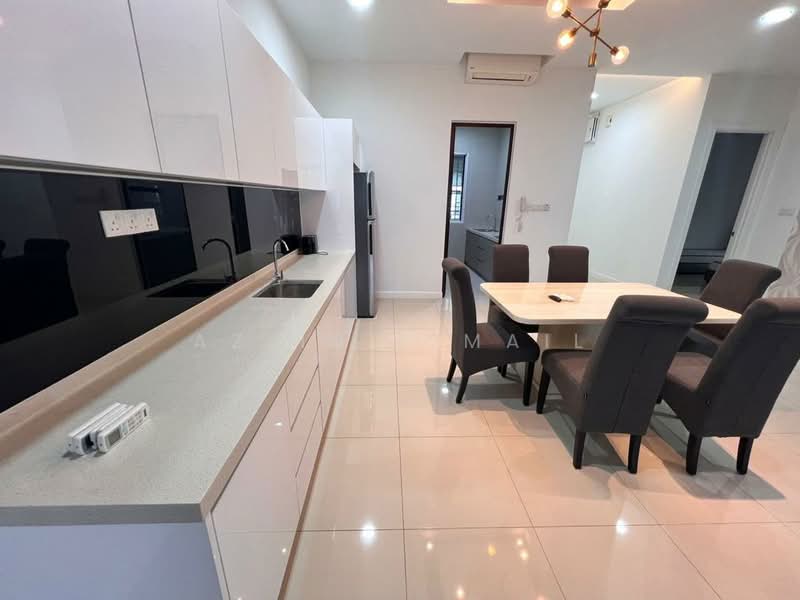 Condominium for Sale at Isle of Kamares - Azlin Ismail - Kitchen - PropertyGuru.com.my