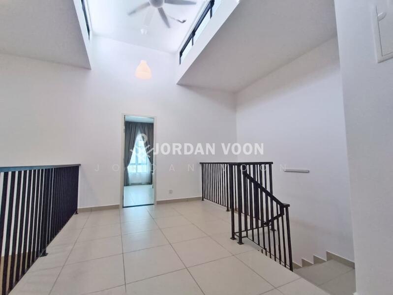 Rumah Teres 2 Tingkat untuk Dijual di Bandar Cassia (Batu Kawan) - Jordan Voon - Corridor - PropertyGuru.com.my