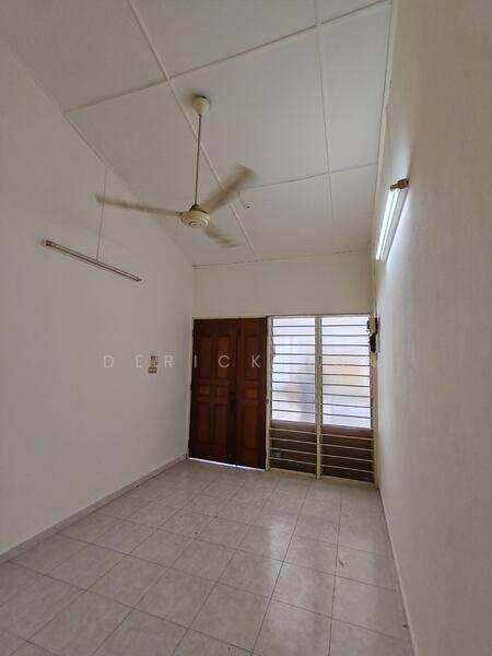 1-storey Terraced House for Sale in Bayan Baru (Penang) - Derick Tan - Living Room - PropertyGuru.com.my