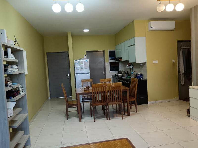 Kitchen with Aircond
