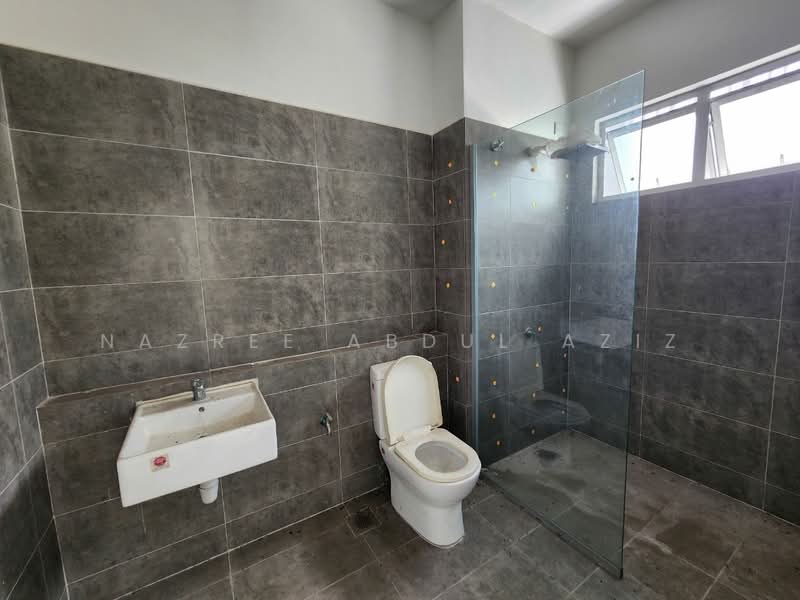 2-storey Terraced House for Sale in Dengkil (Selangor) - Nazree Abdul Aziz - Bathroom - PropertyGuru.com.my