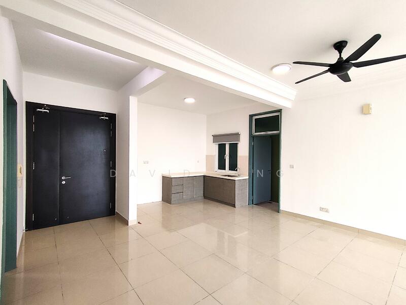 Open, flexible kitchen-living area
