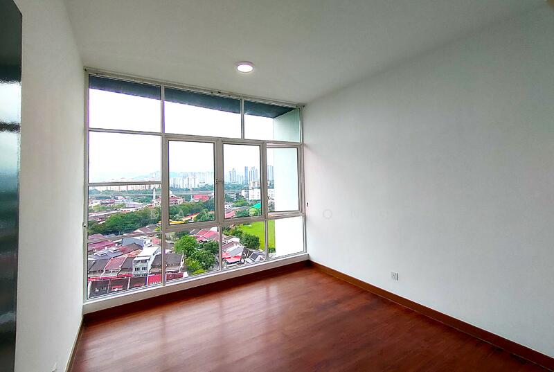 Master bedroom with city skyline view