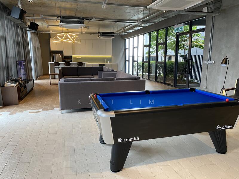 Sky Dining + karaoke room