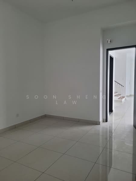 Semi-Detached House for Sale in Semenyih (Selangor) - Soon Sheng Law - Corridor - PropertyGuru.com.my