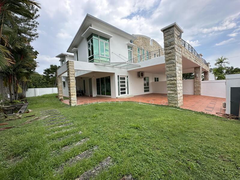 Rumah Berkembar untuk Dijual di Taman Suria (Bukit Katil) - Kellyn Foo - Exterior - PropertyGuru.com.my