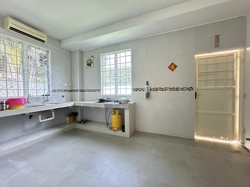 Rumah Berkembar untuk Dijual di Taman Suria (Bukit Katil) - Kellyn Foo - Kitchen - PropertyGuru.com.my