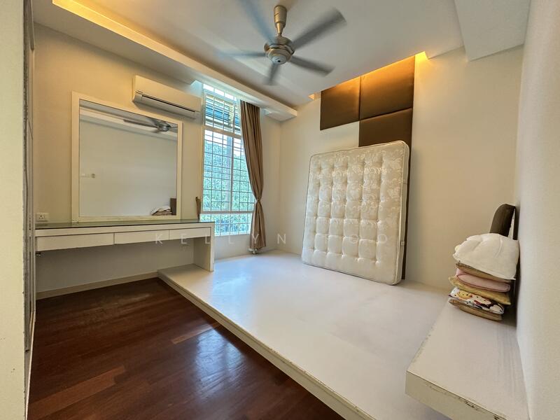 Rumah Berkembar untuk Dijual di Taman Suria (Bukit Katil) - Kellyn Foo - Bedroom - PropertyGuru.com.my