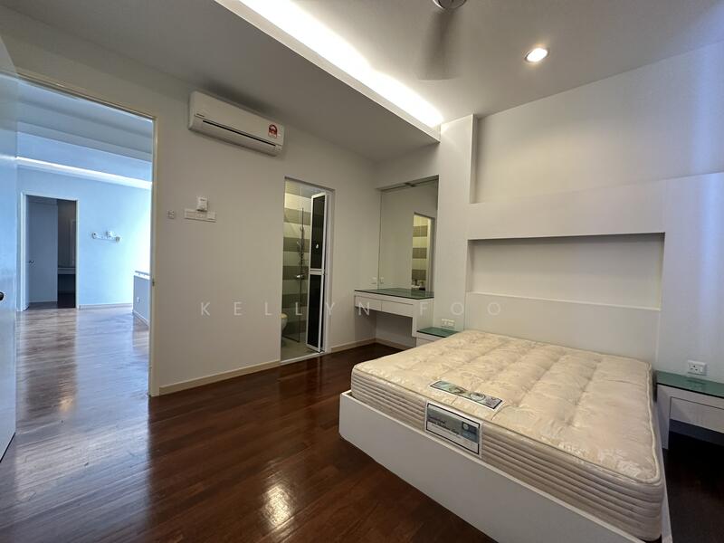Rumah Berkembar untuk Dijual di Taman Suria (Bukit Katil) - Kellyn Foo - Bedroom - PropertyGuru.com.my