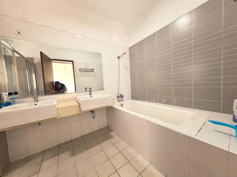 Untuk Dijual - Precinct 16