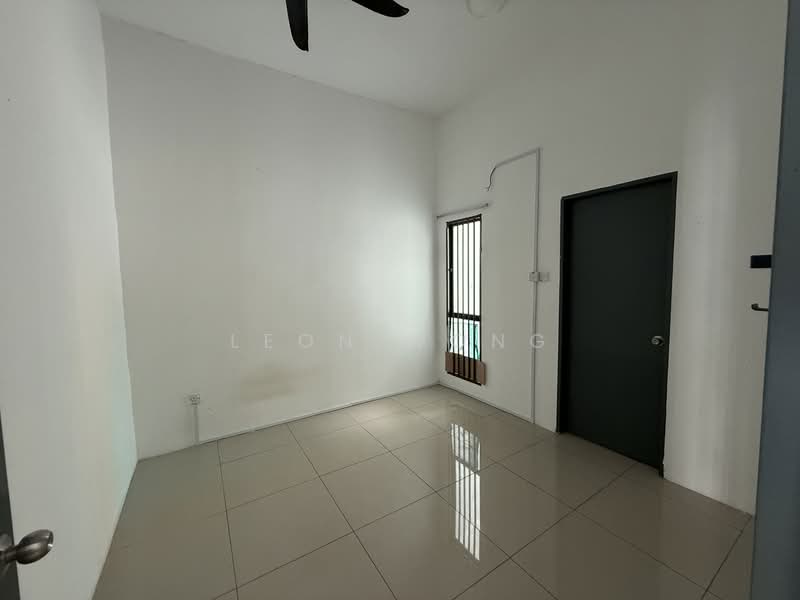 Semi-Detached House for Rent in Taman Scientex Rawang (Rawang) - LEON WONG - Bedroom - PropertyGuru.com.my