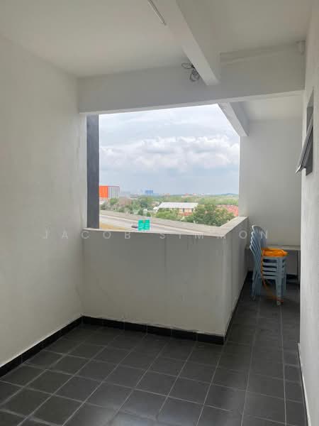 Kediaman Servis untuk Disewa di BSP 21 - Jacob Simmon - Balcony - PropertyGuru.com.my