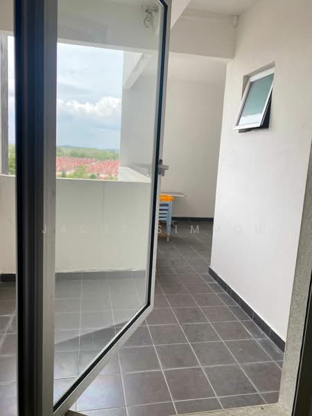 Kediaman Servis untuk Disewa di BSP 21 - Jacob Simmon - Balcony - PropertyGuru.com.my