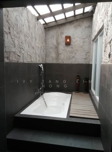 2.5-storey Terraced House for Sale in Tambun (Perak) - Ivy Tang Kim Hong - Bathroom - PropertyGuru.com.my