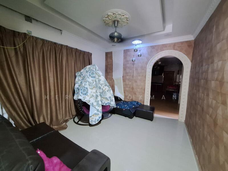 For Sale - Banglo Setingkat Taman Desa Permai Sikamat Seremban