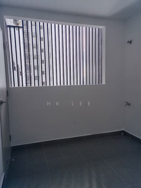 Servis Apartment untuk Disewa di Residensi Ava @ Kiara Bay - HK Lee - Balcony - PropertyGuru.com.my