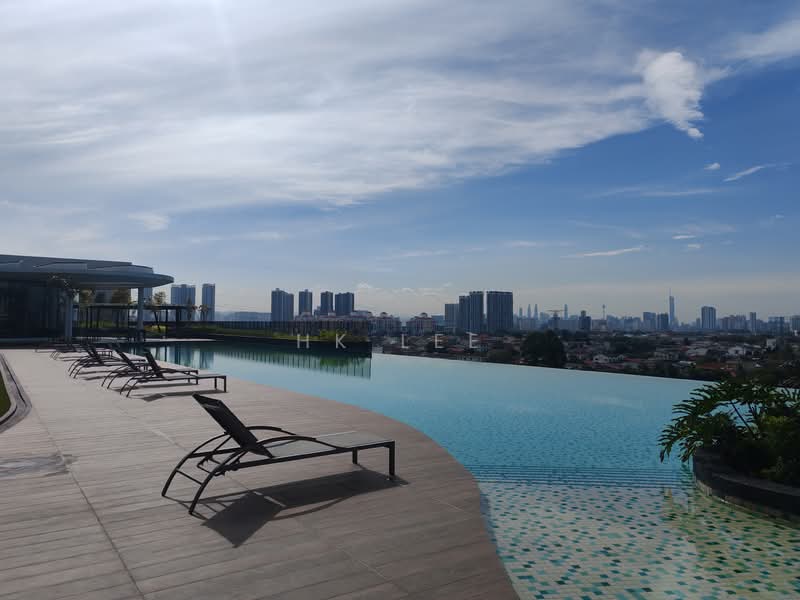 Servis Apartment untuk Disewa di Residensi Ava @ Kiara Bay - HK Lee - Pool - PropertyGuru.com.my