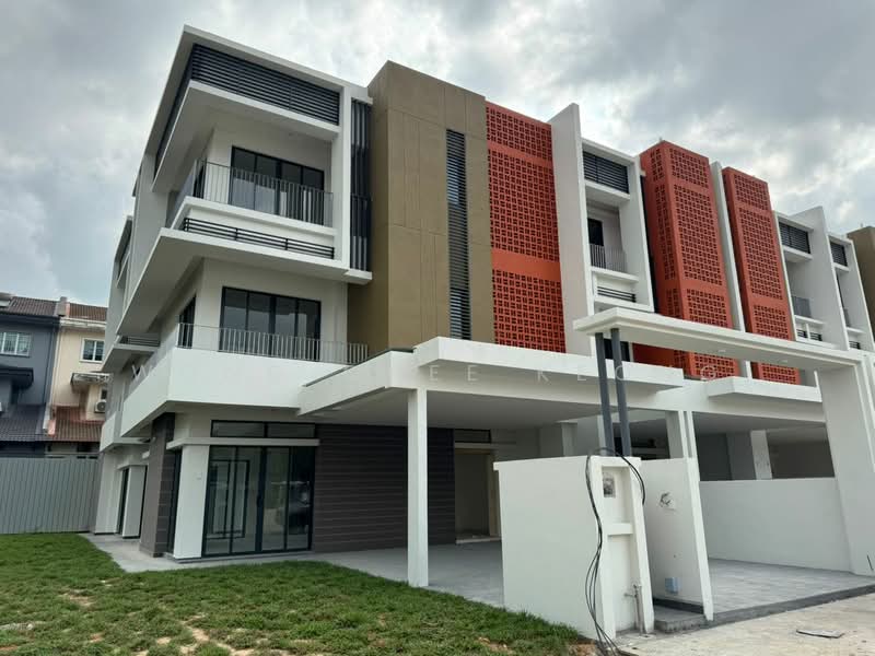 Terraced House for Sale in Happy Garden (Kuchai Lama) - Wong Chee Keong - Exterior - PropertyGuru.com.my